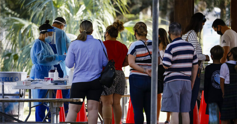 C’est à ce moment que vous devriez subir une PCR ou un test antigénique rapide