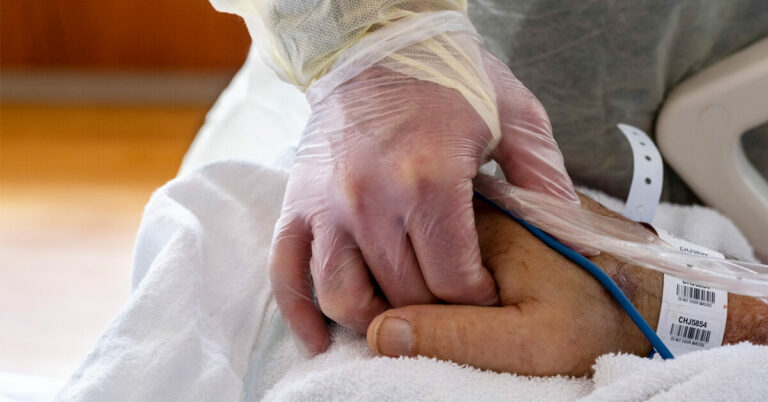 Pourquoi les hospitalisations et les décès peuvent être de meilleurs indicateurs de la pandémie de COVID-19 que les nouveaux cas