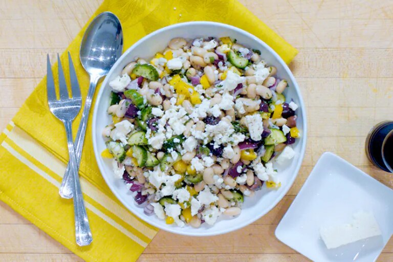 Vidéo : Salade grecque d’orge et de haricots