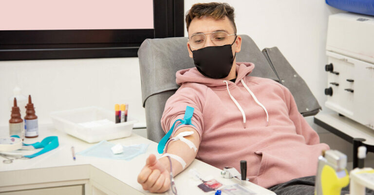 Voici comment vous pouvez donner du sang en toute sécurité et contribuer à faire face à une pénurie nationale