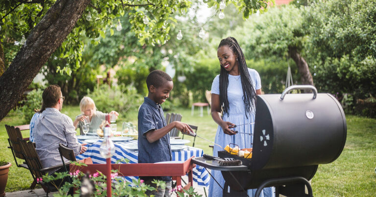 Comment planifier un barbecue d’été si vous vous inquiétez de la variante Delta