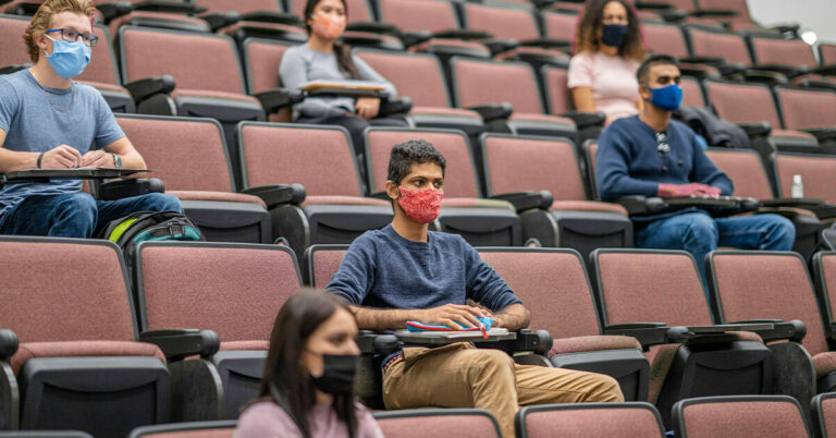Conséquences sanitaires et juridiques de l’utilisation de faux carnets de vaccination COVID-19