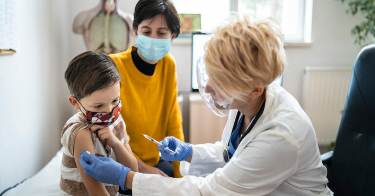Le Tennessee arrête son plan de déploiement de tous les vaccins pour les enfants: dangers posés