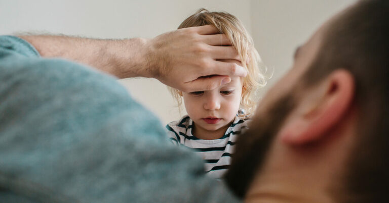 Les complications cardiaques chez les enfants après COVID-19 sont rares et traitables