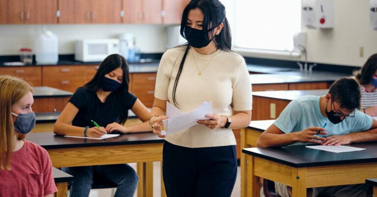 « Les gens sont stressés »: ce que c’est que d’enseigner dans une classe de Floride en ce moment