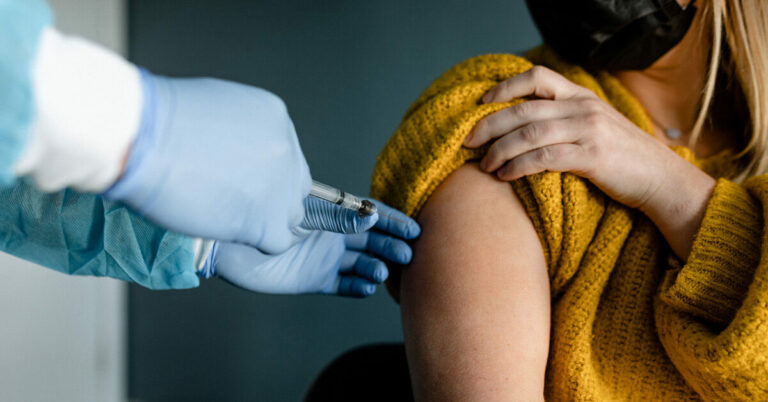 Moderna développe une injection combinée de rappel COVID-19/grippe : comment ça marche