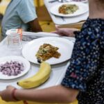 Il semble indispensable que les bases de la nutrition et de la diététique soient enseignées dans les écoles et dans les lycées.
