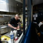 Servir apr&egrave;s 22 h : le dilemme des restaurants neversois