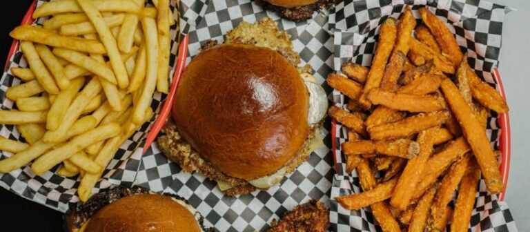 Tendance fast food populaire du moment, le smash burger débarque enfin à Waterloo