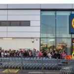 Lidl : l’enseigne allemande se lance dans la mode, découvrez cette jupe ultra chic à un prix choc !