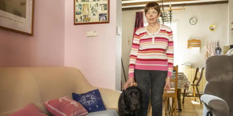 Béatrice et son chien-guide, recalés du restaurant à Braine-l’Alleud : "On m'a dit que mon chien allait manger dans les plats du buffet"