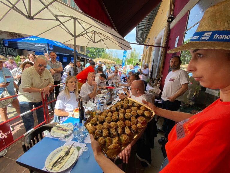 « C’est une question d’amour ! » Lulu, la nouvelle peluche championne du monde niçoise, révèle son secret