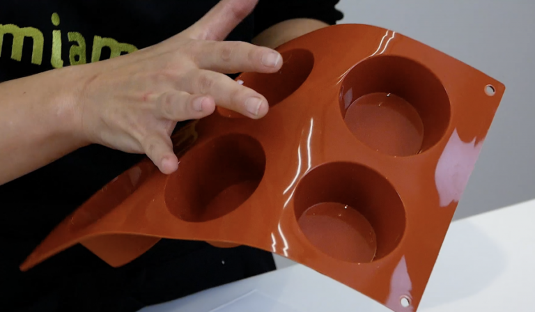 Comment bien nettoyer les moules en silicone ?