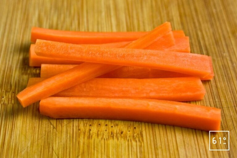 Comment couper les carottes en lamelles ? Comment couper les carottes en lamelles ?