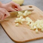 Comment couper les pommes de terres en rondelles ?