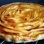 Comment couper les pommes pour une tarte normande ?