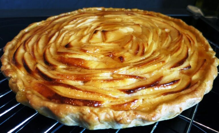 Comment couper les pommes pour une tarte normande ? Comment couper les pommes pour une tarte normande ?