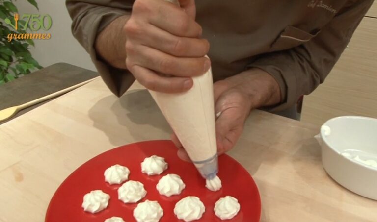 Comment créer une poche à douille maison ?