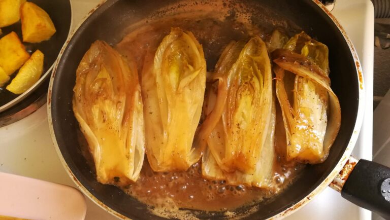 Comment cuire des endives à l’eau ? Comment cuire des endives à l'eau ?