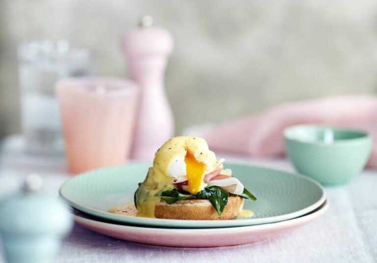 Comment cuire un œuf poché au Micro-onde ? Comment cuire un œuf poché au Micro-onde ?