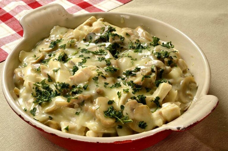 Comment cuisiner des restes de poulet cuit ? Comment cuisiner des restes de poulet cuit ?