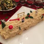 Comment décorer une bûche de Noël en bois ?