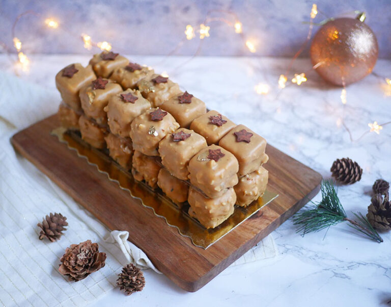 Comment décorer une bûche entremet ?