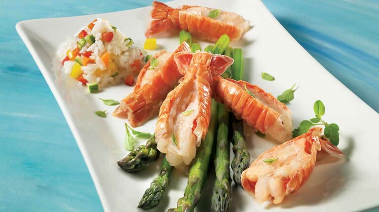 Comment décortiquer une langouste cuite froide ?