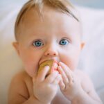 Comment doit manger un bébé de 10 mois ?