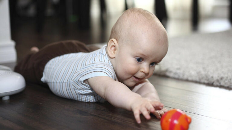 Comment doit manger un bébé de 16 mois ?