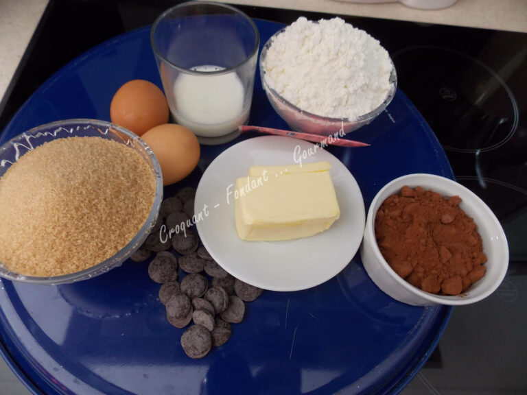 Comment doser 100 g de farine sans doseur ?