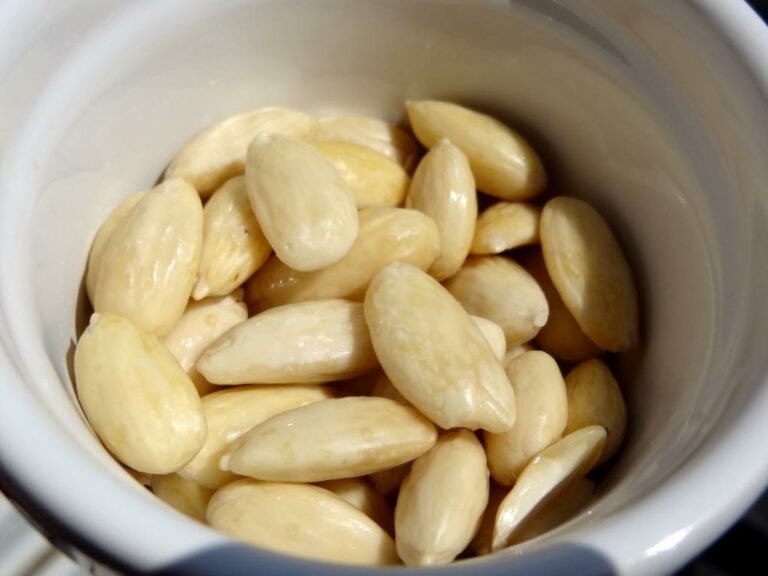 Comment enlever la peau des amandes sèches ?