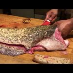 Comment enlever la peau d'un carrelet ?