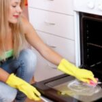 Comment enlever l'odeur du neuf dans un four ?