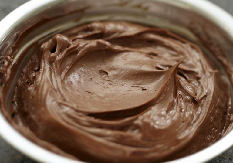 Comment épaissir une ganache au chocolat blanc ? Comment épaissir une ganache au chocolat blanc ?