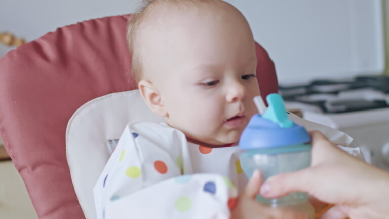 Comment faire boire de la soupe à un bébé ? Comment faire boire de la soupe à un bébé ?