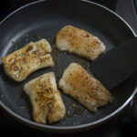 Comment faire cuire de la morue à la poêle ?