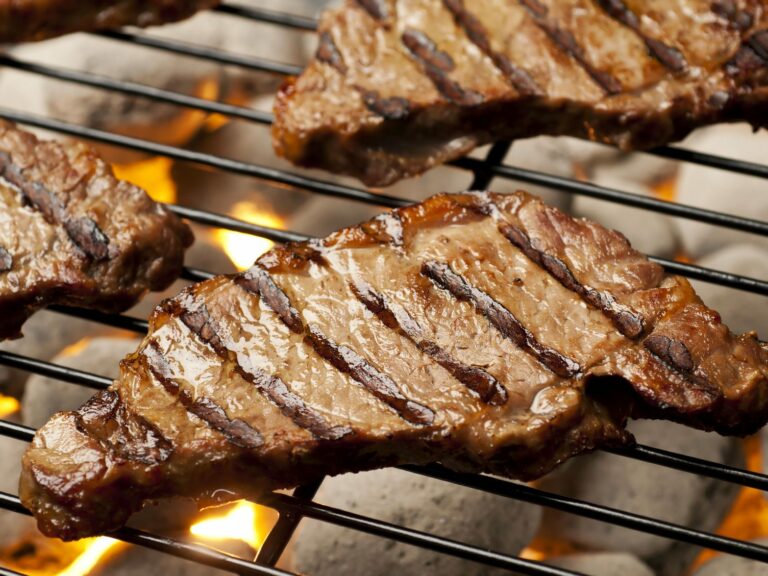 Comment faire cuire des steaks au four ?