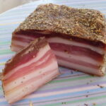 Comment faire de la poitrine de porc salée ?