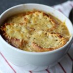 Comment faire de la soupe à l'oignon ?