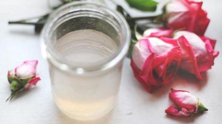 Comment faire de l'eau de rose alimentaire ?