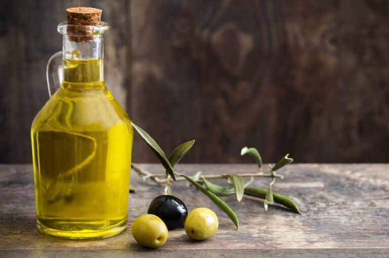 Comment faire de l'huile d'olive avec de l'ail ?