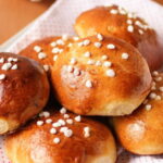 Comment faire des brioches au sucre ?