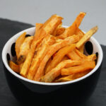 Comment faire des frites croustillantes avec des patates douces ?