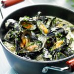 Comment faire des moules au vin blanc ?