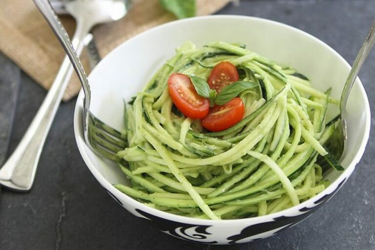 Comment faire des spaghetti de courgette avec une mandoline ? Comment faire des spaghetti de courgette avec une mandoline ?