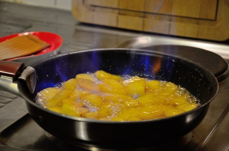 Comment faire fondre du cheddar à la poêle ?