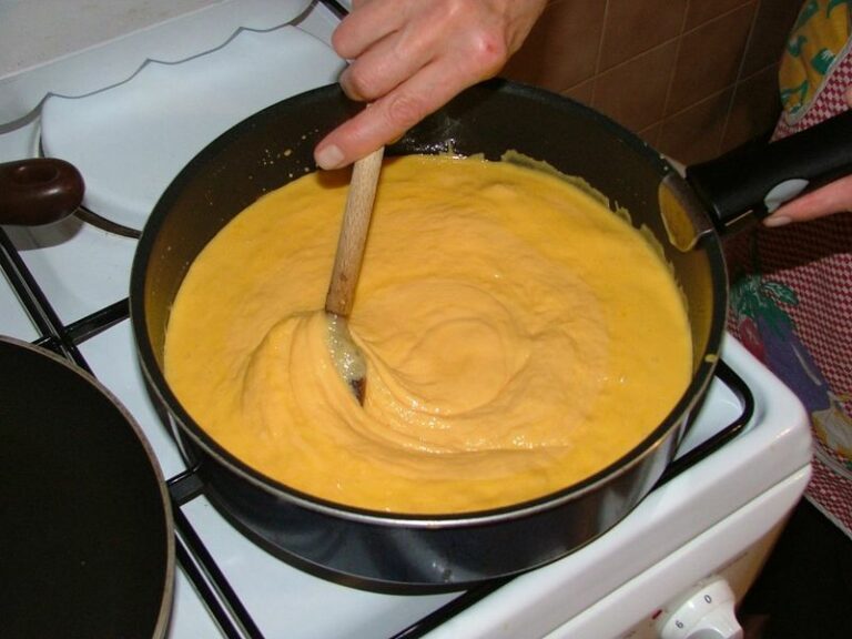 Comment faire fondre du cheddar pour nachos ? Comment faire fondre du cheddar pour nachos ?