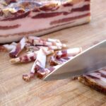 Comment faire fumer un morceau de lard ?