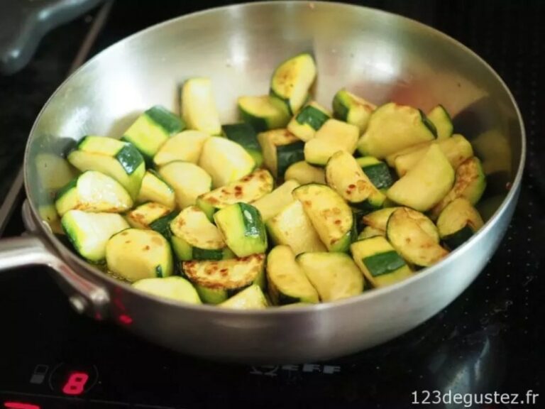 Comment faire griller des courgettes à la poêle ? Comment faire griller des courgettes à la poêle ?